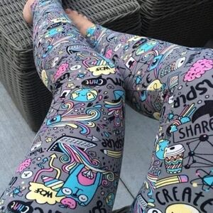 NWT Sweetlegs‎ one size fits most dreambook pattern gray leggings